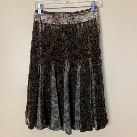 ANN TAYLOR LOFT • Skirt - Picture 2 of 6